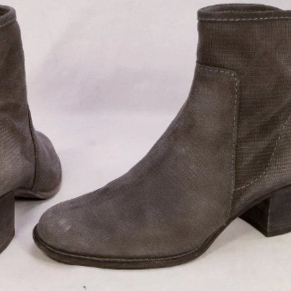 AQUATALIA ITALIAN WOMEN ANKLE BOOTS BACK ZIPPER GRAY SUEDE SIZE 6.5 - Picture 5 of 10